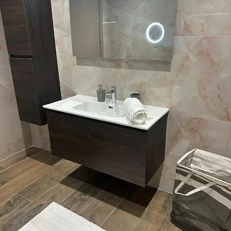 Δωμάτια σε οικογενειακή κατοικία One Bedroom In New Mellieha- Blue 2